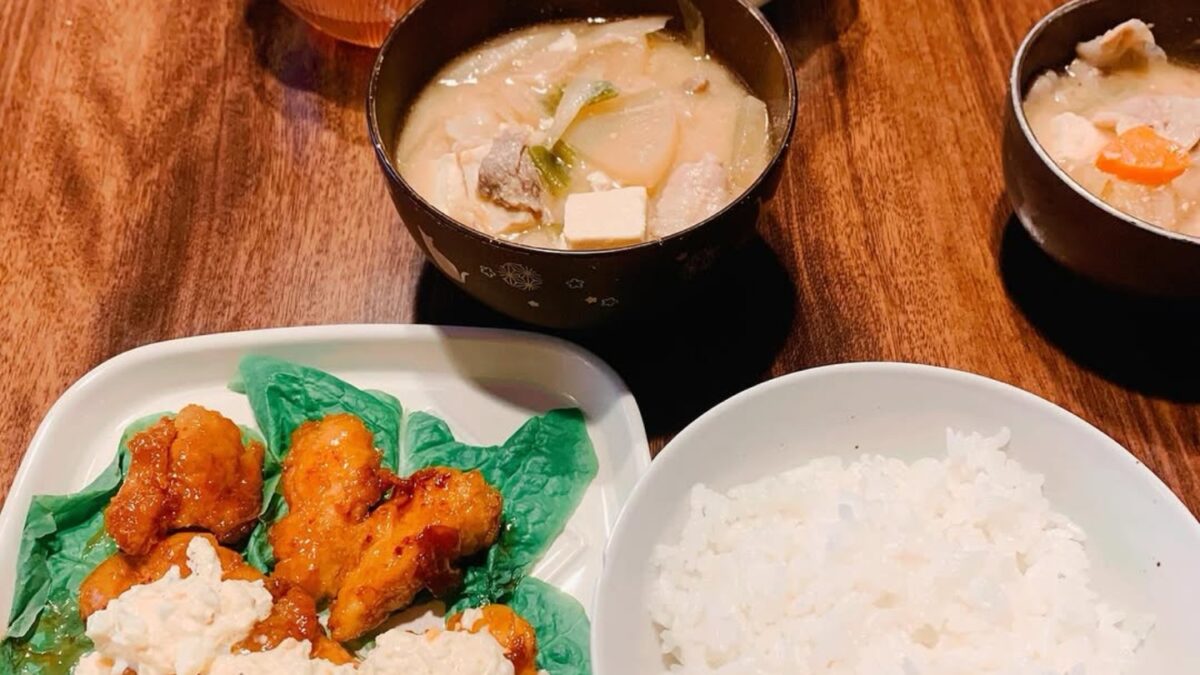 夏の冷房フル稼働でカビだらけ💦 仕事終わりは豚汁とチキン南蛮