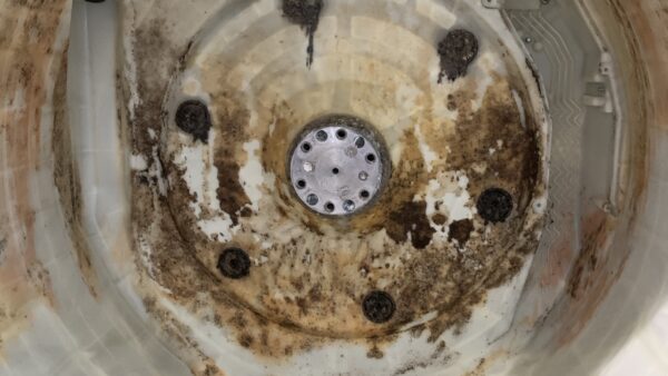 ドラム式洗濯機クリーニング。業者選びのポイントは洗濯槽を外すかどうか⁉️